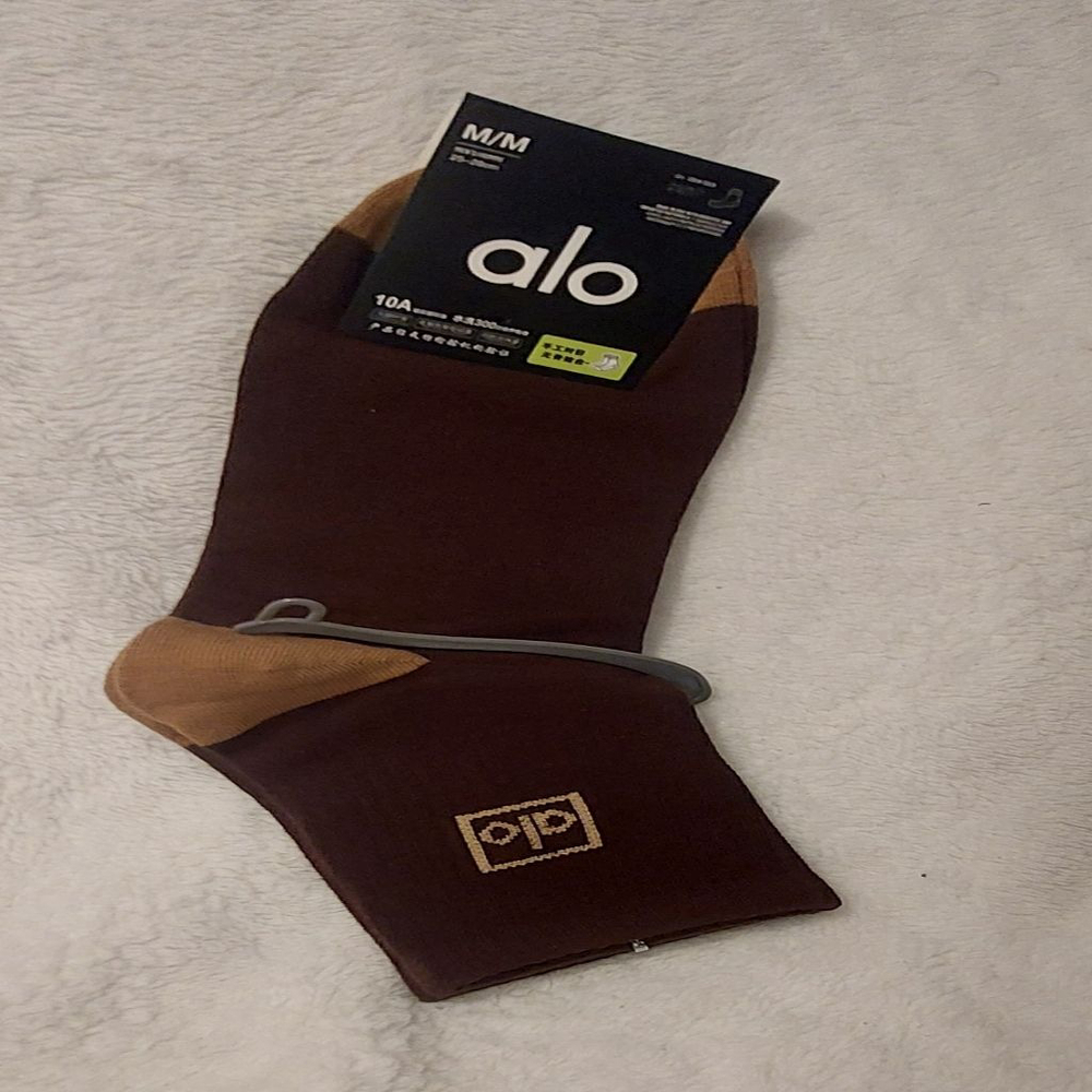 Alo Brown & Tan everyday Socks women Size 7-9 - Picture 2 of 3